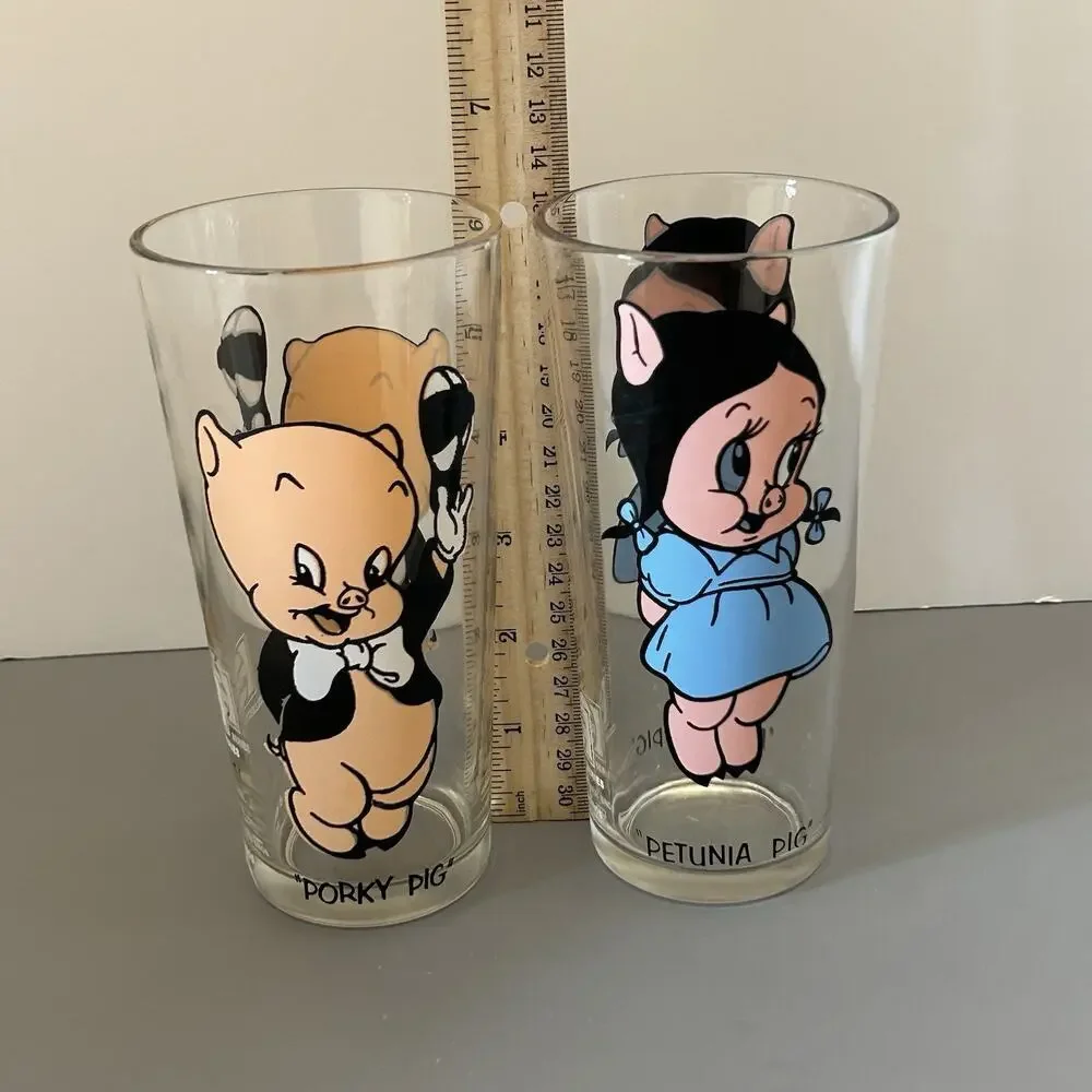 1973 Pepsi Collector’s Glasses Series Looney Tunes Porky Pig and Petunia Pig #10